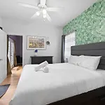 Cozy Backhouse Stay - Sleeps 2 Beverly Hills Adj