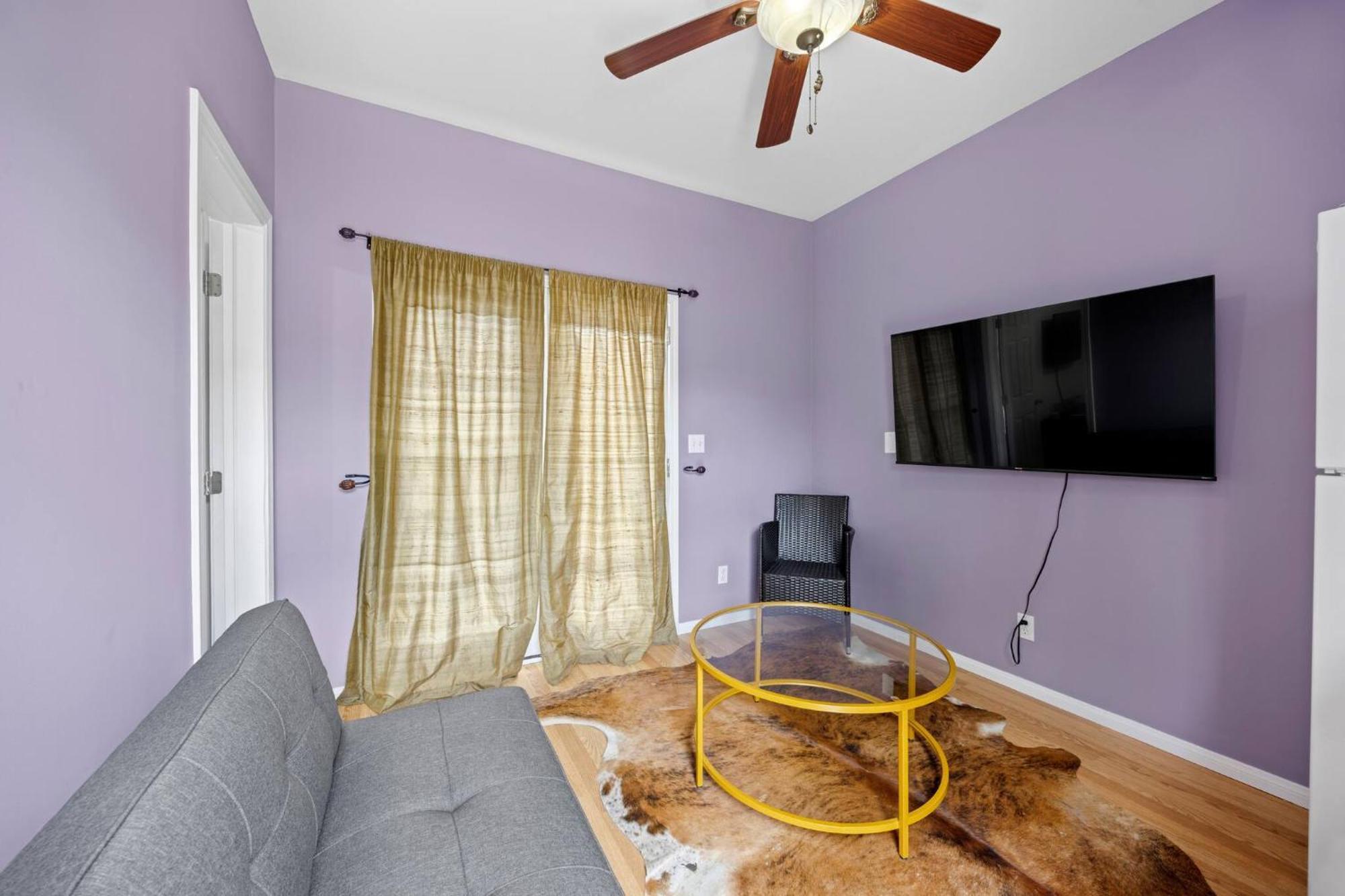 Guest house Cozy Backhouse - Sleeps 2 Beverly Hills Adj