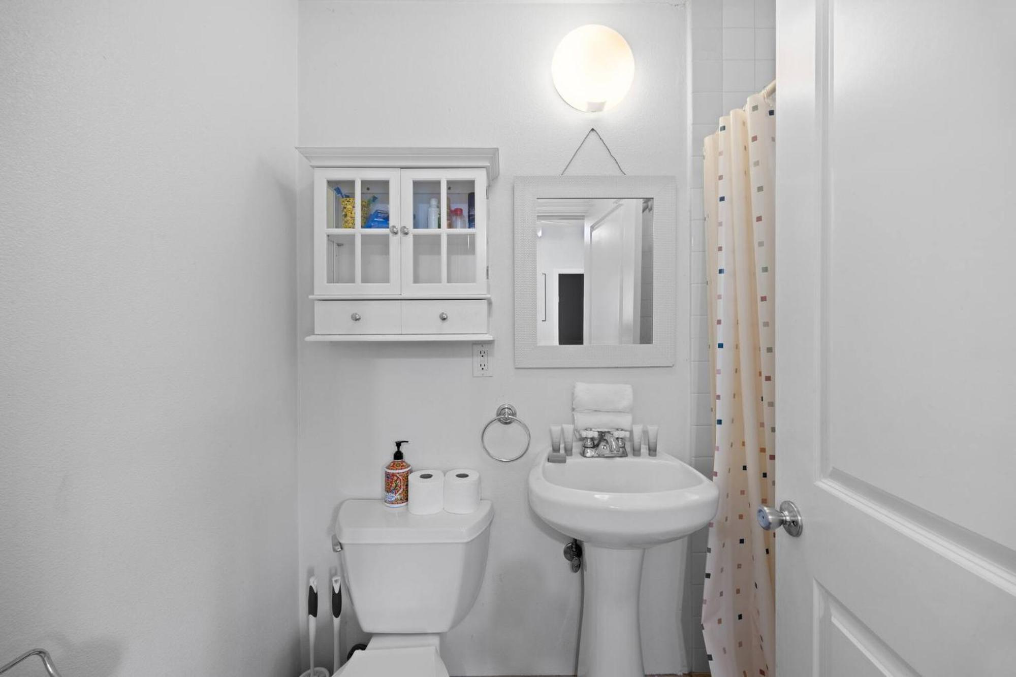 Cozy Backhouse - Sleeps 2 Beverly Hills Adj